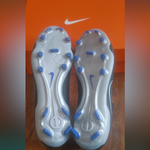 MENS TIEMPO LEGEND 10 CLUB MG SOCCER CLEAT - Picture 3 of 4